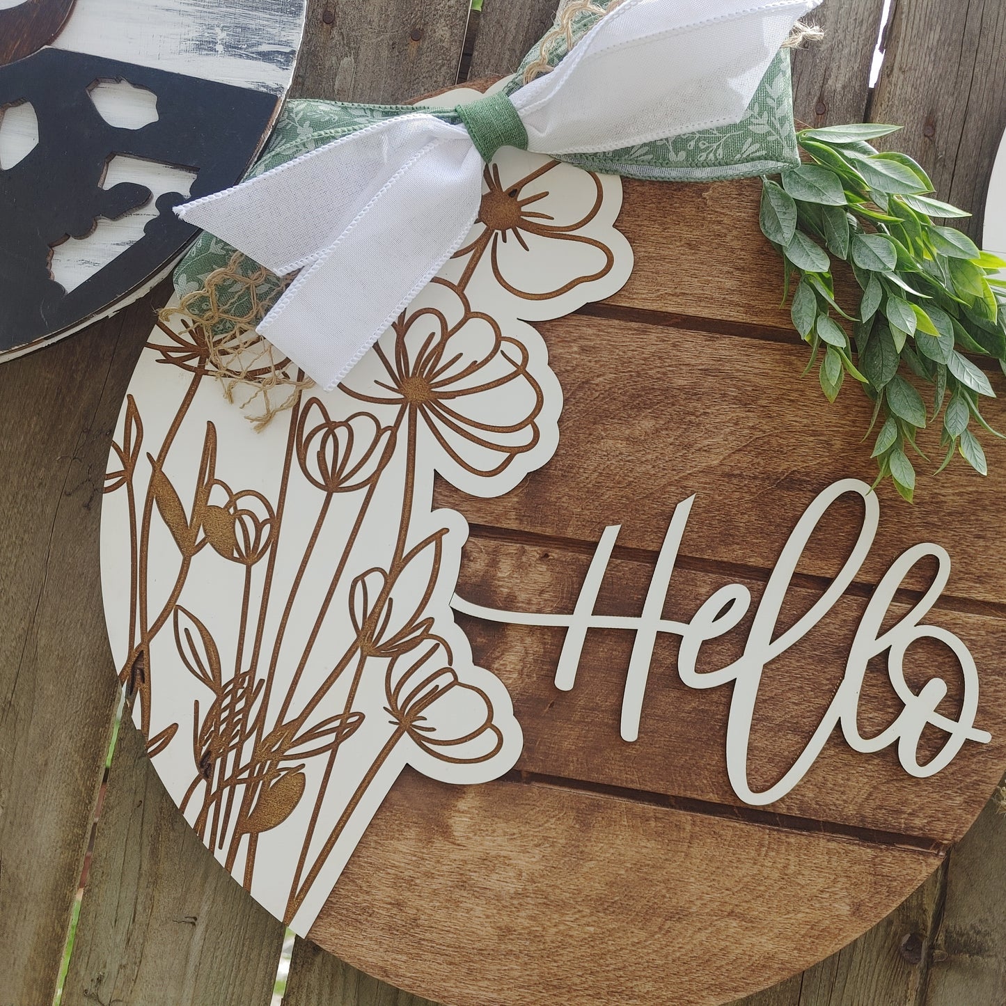 FLORAL ENGRAVED LAYERED DOOR HANGER